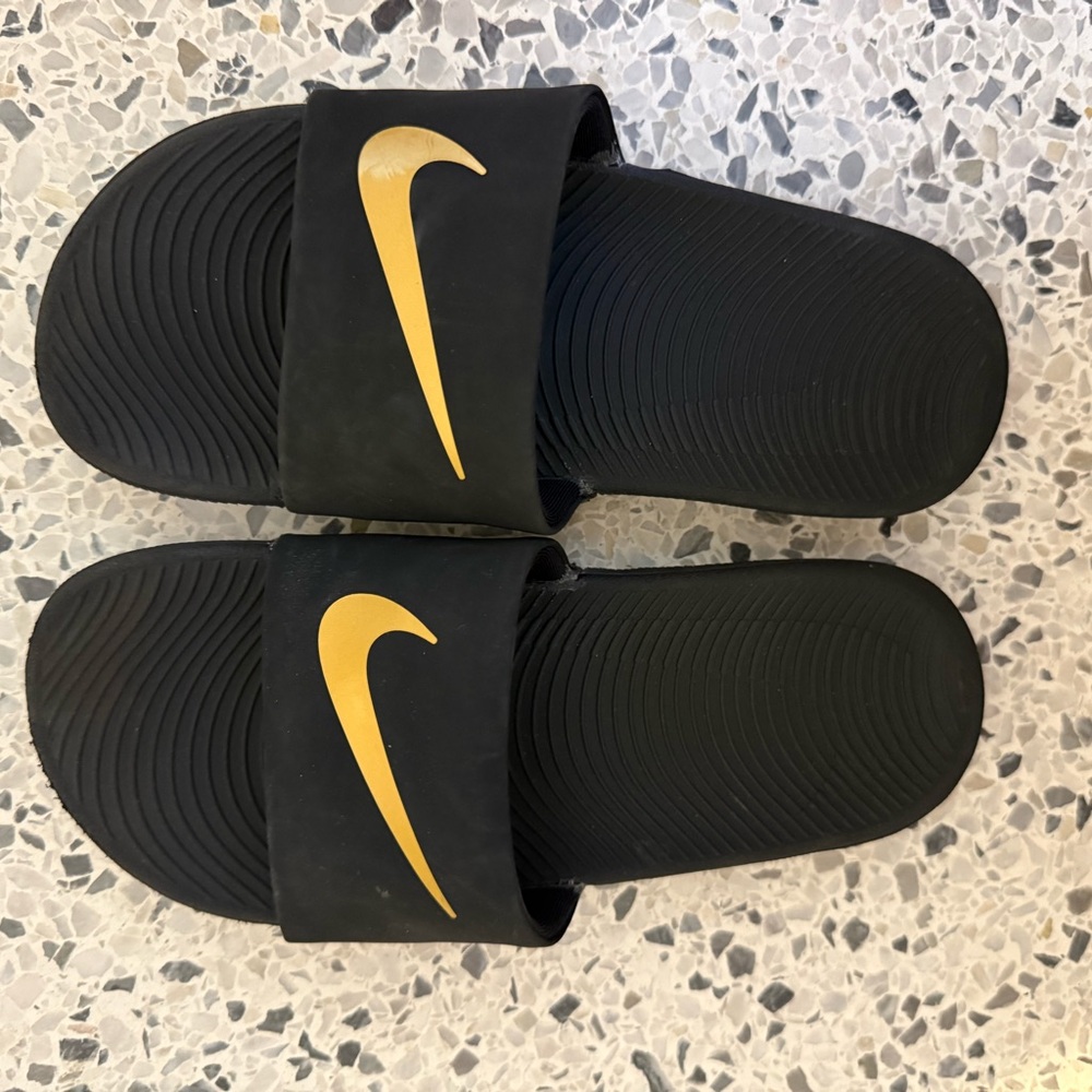 Youth Nike Kawa Black Slides with Gold Logo Size 3Y